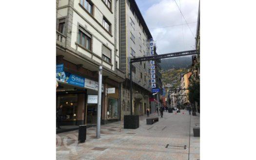 Gran local comercial al centre urbà a Escaldes-Engordany - ref: 2032 - Montpla // Trobocasa